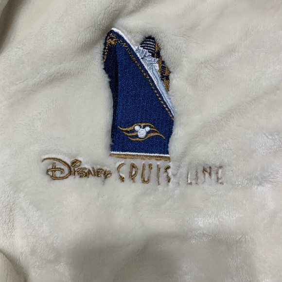 New Disney Cruise Line Plush Robe Cream or Off-white color NWOT - Picture 3 of 4